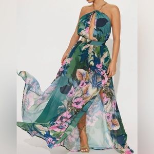 NWT Halter Maxi Dress. women's Size small